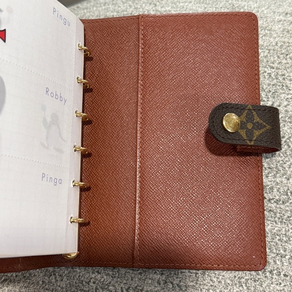 Louis Vuitton Monogram Agenda - Picture 9 of 11